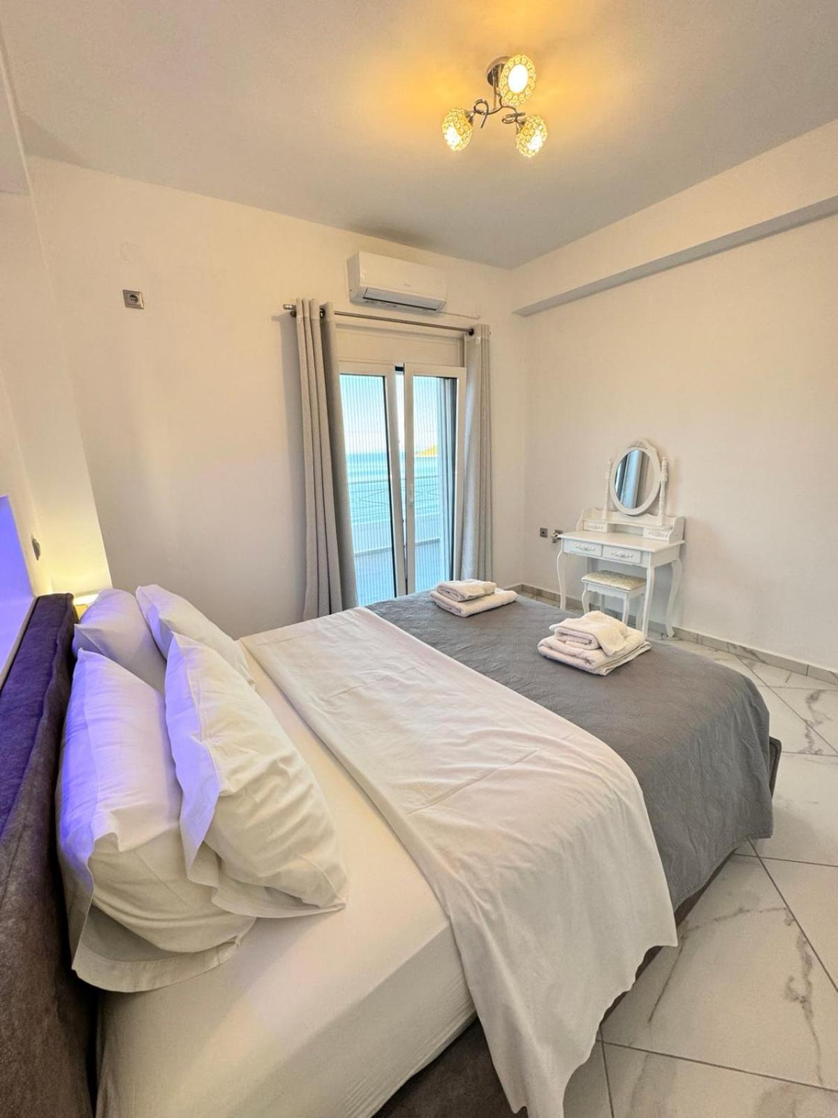Infinity Blue Suite Panteli Extérieur photo